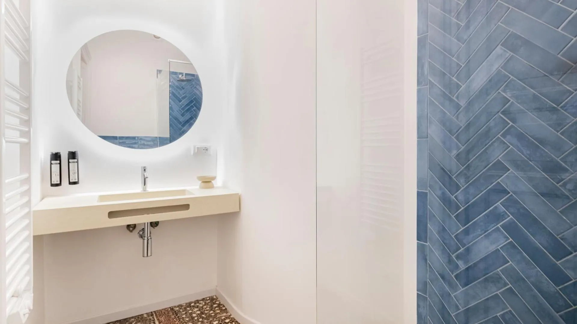 Relstay - Assarotti Suites Genoa 0*,