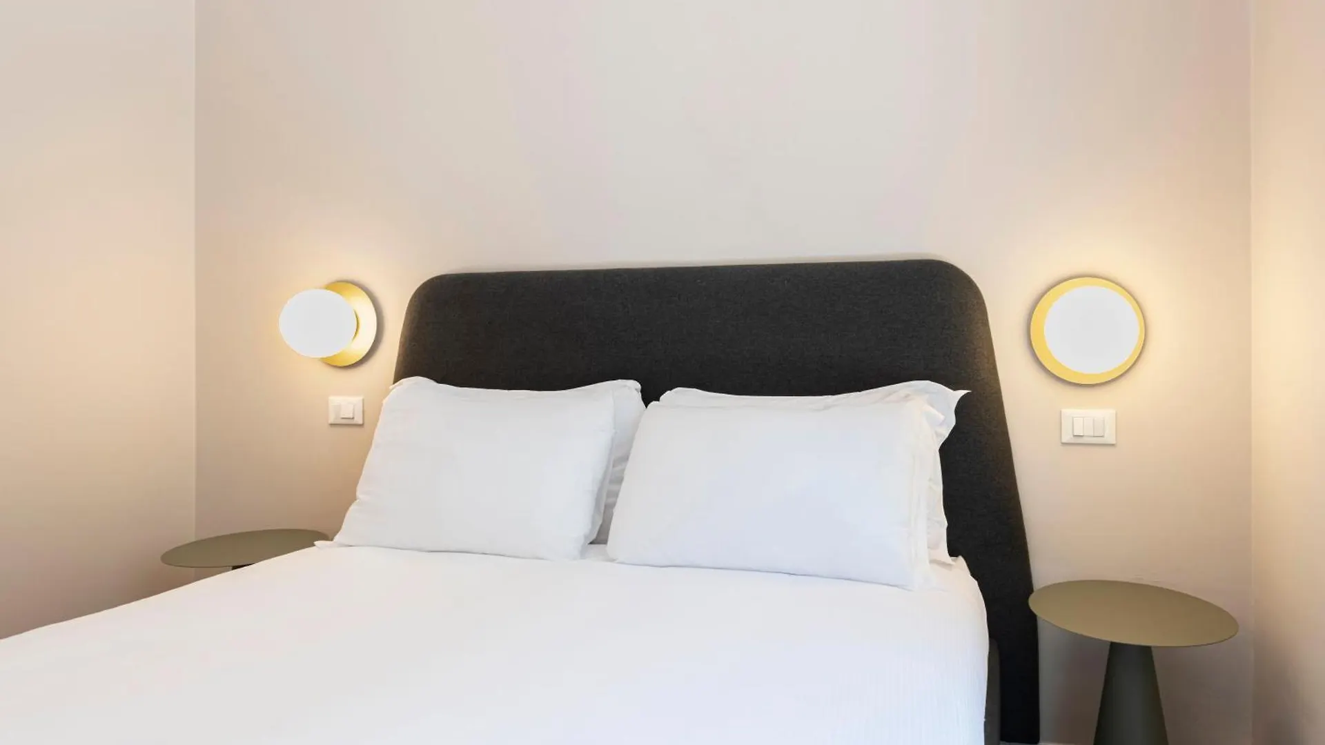 Relstay - Assarotti Suites Genoa Apartment