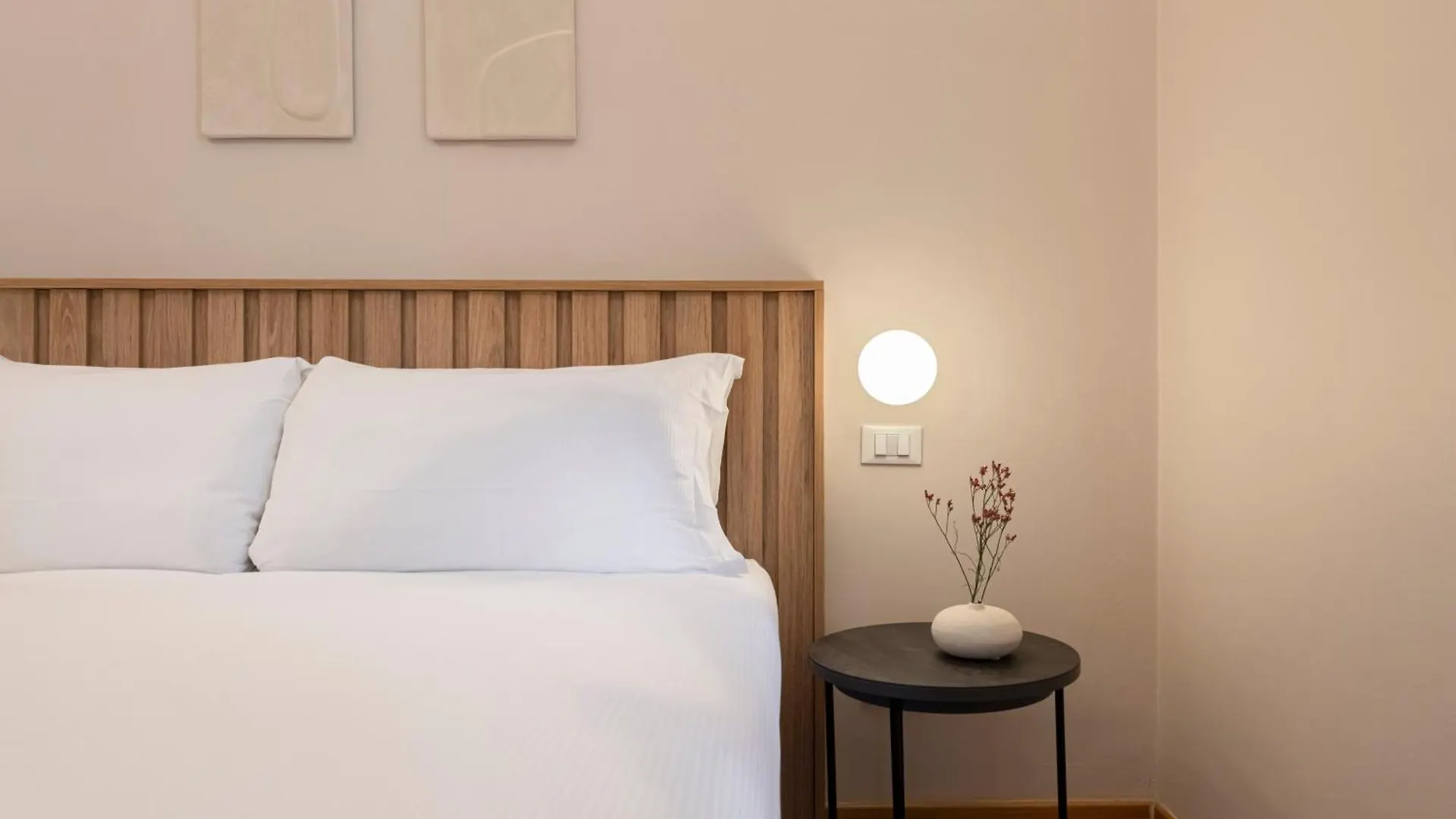 Relstay - Assarotti Suites contacts